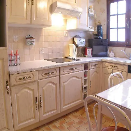 Three-bedroom Holiday In Sur Mer L'Aiguillon-sur-Mer