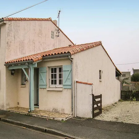 Holiday home Three-bedroom Holiday In Sur Mer *